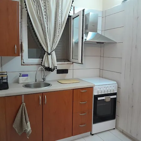 Leni * Ierissos